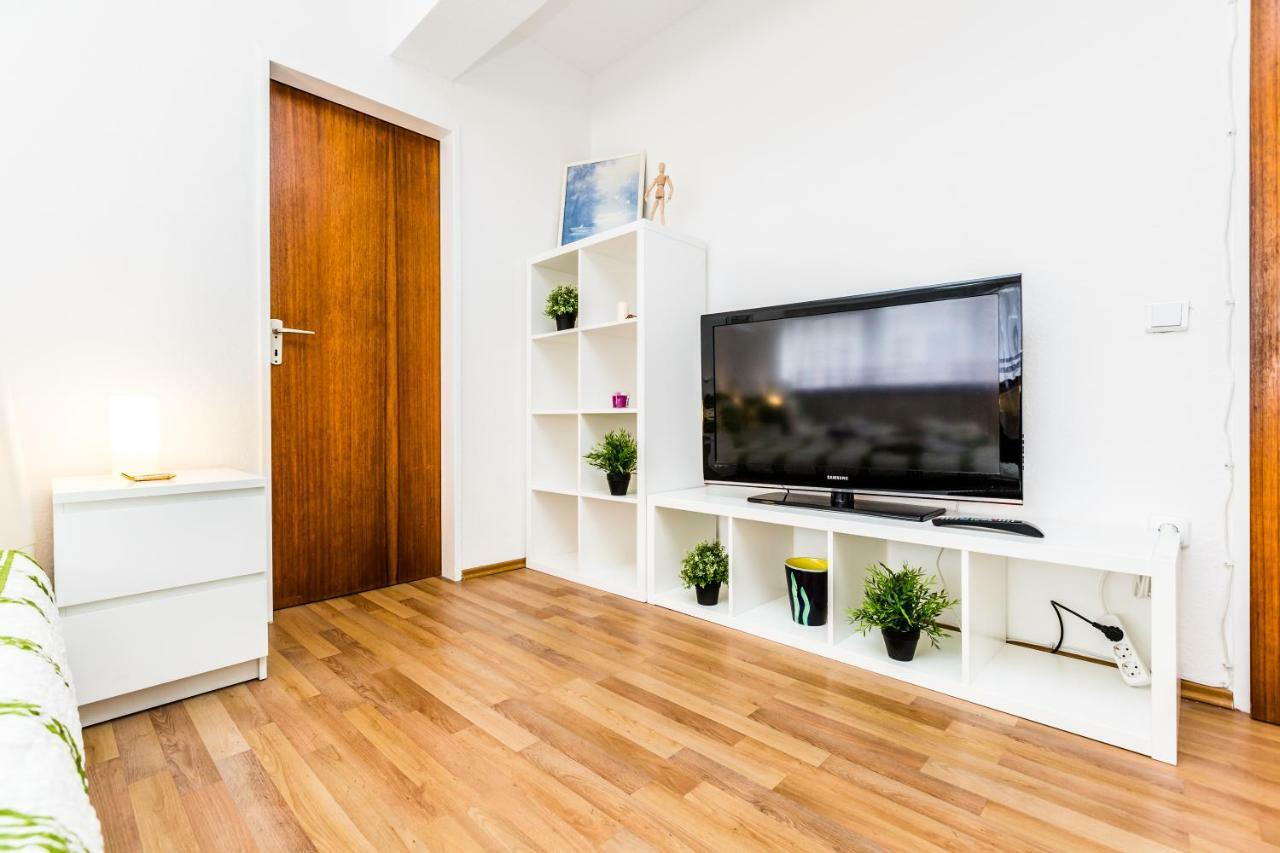 Workers Apartment Am Wiener Platz Köln Dış mekan fotoğraf